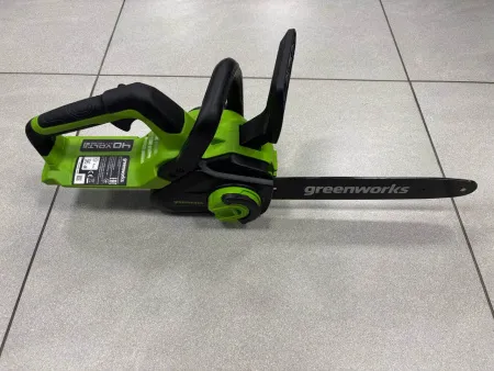 Цепная пила аккумуляторная Greenworks 40V G40CS30IIK2 (1xАКБ 2Ач и ЗУ) 30см (демонстрационный вариант,  1 раз б/у, в масле шина/цепь) купить в Минске