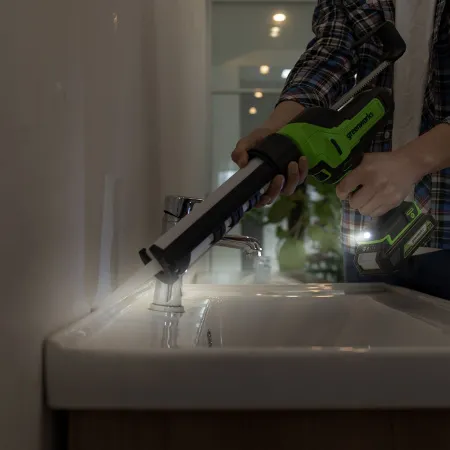 Пистолет для герметика Greenworks G24CAUK2 24V аккумуляторный, с АКБ 2 А/ч и ЗУ купить в Минске