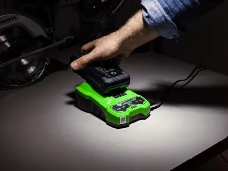 Аккумулятор Greenworks 24V 4Ач G24B4 + с двумя USB-C разъемами купить в Минске